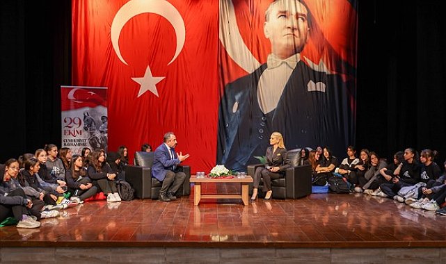 Gaziantep’te “Cumhuriyet’e Giden Yol” söyleşisi düzenlendi
