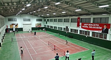 Geleceğin şampiyon raketleri korta çıktı 