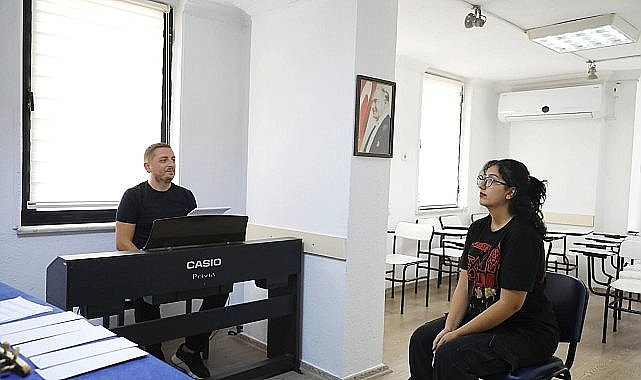 Geleceğin sanatçıları Aydın Büyükşehir Belediyesi Konservatuvarı'nda yetişiyor