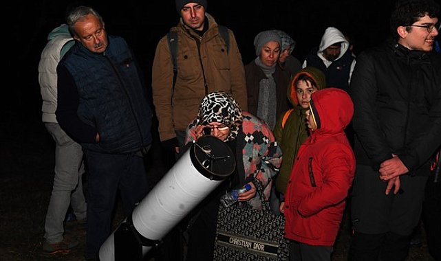 Gökyüzü gözlemi ve bilim sohbetleri, bilim tutkununun katılımıyla gerçekleşti