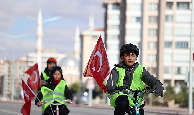 Güvenli Okul Yolları Projesi kapsamında 29 Ekim özel sürüşü