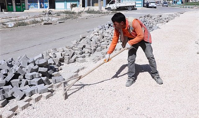 Haliliye’de üstyapı atağı ile sokaklar onarılıyor