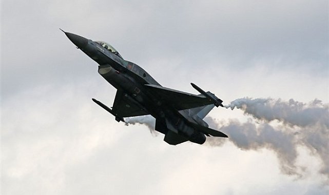 IDF: Savaş uçakları Beyrut'taki silah depolarını hedef aldı