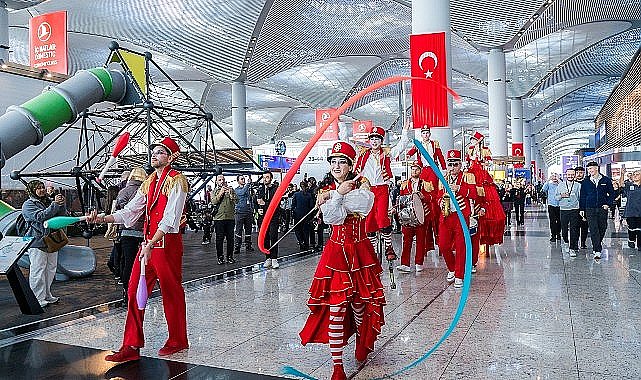 İGA İstanbul Havalimanı misafirlerini 'Cumhuriyet coşkusu'na ortak ediyor