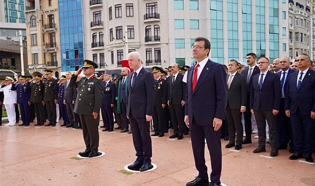 İstanbul’un kurtuluşu, 101’inci yılı Taksim’de kutlandı
