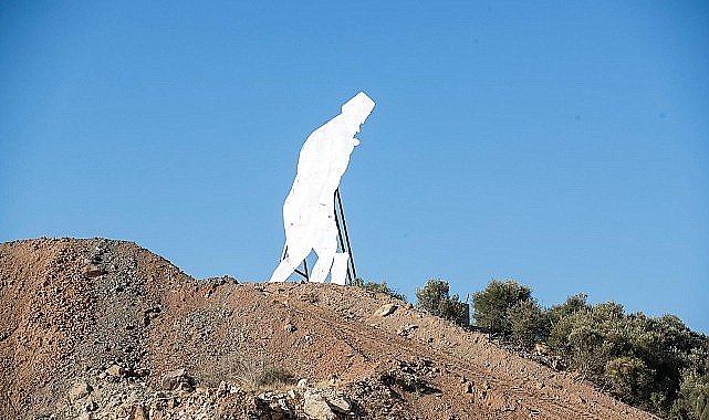 İzmir'i selamlayan Atatürk silueti güçlendirildi