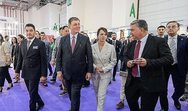 İzmir'in üç fuarı tekstil sektörüne güç verdi