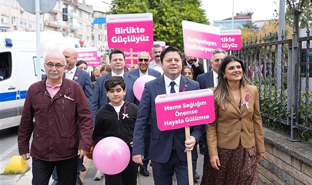 Kadıköy’de meme kanserinde erken tanının önemine dikkat çekildi