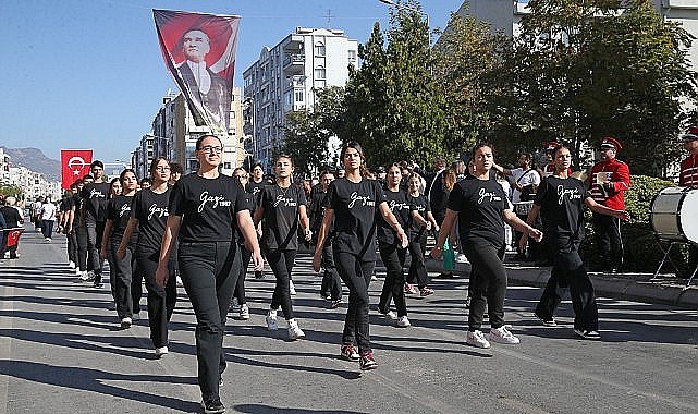 Karşıyaka'yı bayram coşkusu sardı!