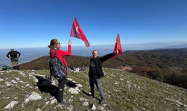 Kartepe'nin zirvesinde Cumhuriyet coşkusu
