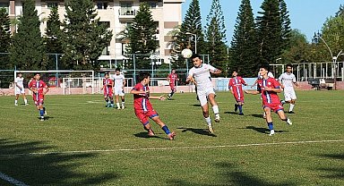 Kemer Belediye Merkez Spor evinde galip 