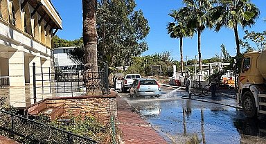 Kemer'de yeşil alanlarda bakım çalışması