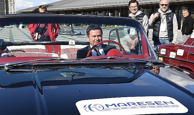 Klasik otomobiller Başkan Aydın'ın startıyla yola çıktı