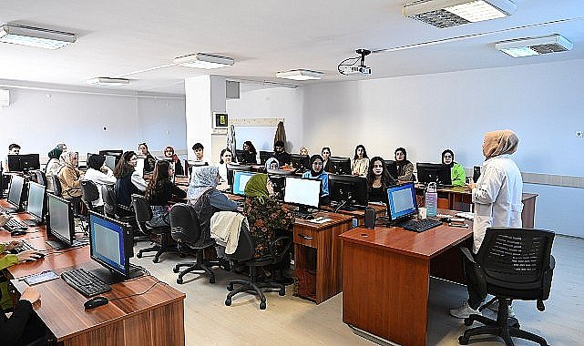 Konya'nın Eğitim Markası KOMEK Yeni Döneme 63 Bin Kursiyerle Başladı