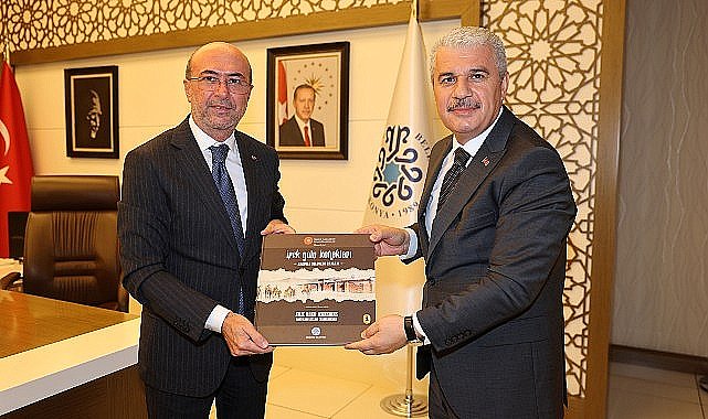 Konya Valisi İbrahim Akın, Selçuklu Belediye Başkanı Ahmet Pekyatırmacı'yı ziyaret etti