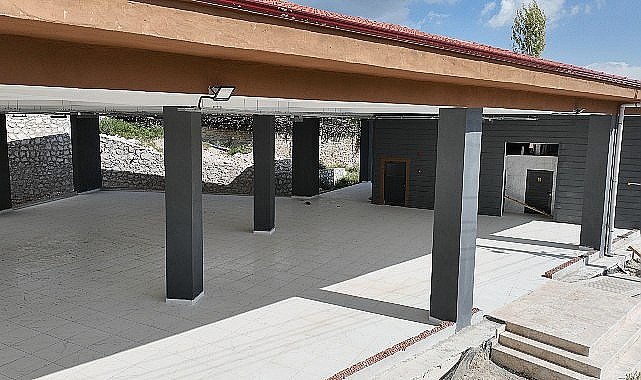 Korkuteli Dereköy'de çok amaçlı salon inşaatı sona yaklaştı