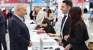 Küçükçekmece Belediyesi İş Arayan ve İşverenler Arasında Köprü Oldu