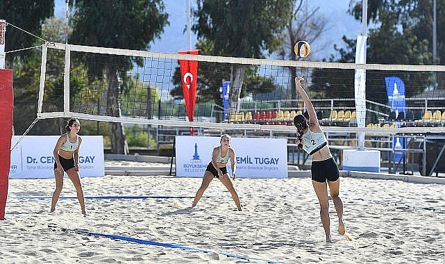 Liseliler Plaj Voleybolu Şenliği coşkuyla sona erdi