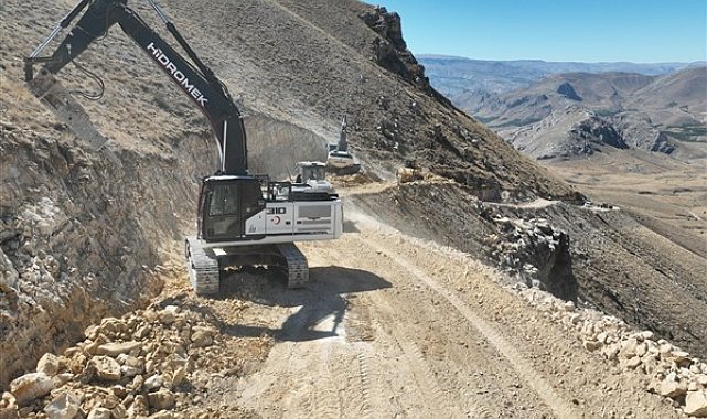 Malatya Büyükşehir Belediyesi, yol çalışmalarına devam ediyor
