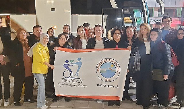 Menderes'in Özel Çocukları Cumhuriyetimizin 101. Yılında Anıtkabir'i Ziyaret Etti