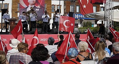 Menderes'te 7'den 70'e Cumhuriyet sevinci