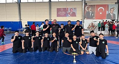 Menemen Belediyesi Güreş Takımı İl Şampiyonu Oldu