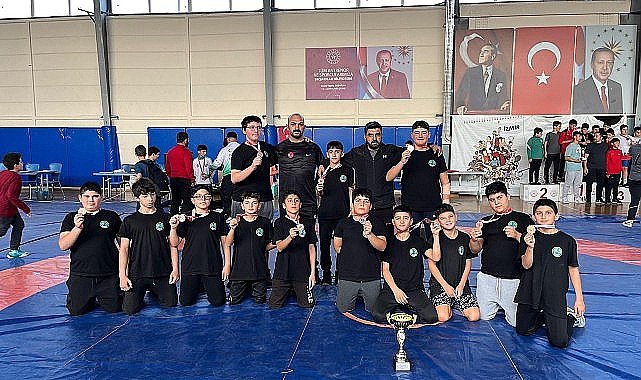 Menemen Belediyesi Güreş Takımı İl Şampiyonu Oldu