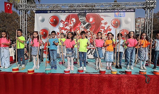 Minikler Cumhuriyet Bayramını coşkuyla kutladı