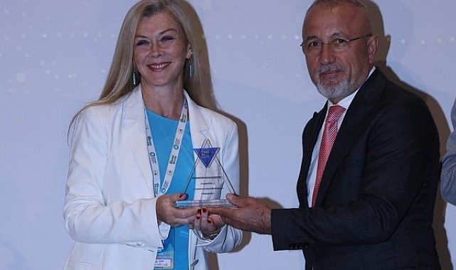 Muratbey Gıda, Güvenilir Ürün Zirvesi'nden iki prestijli ödülle döndü