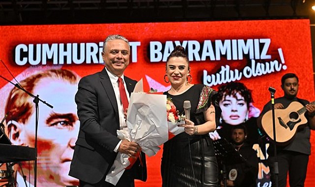 Muratpaşa'da Cumhuriyet Bayramı kutlamaları başladı