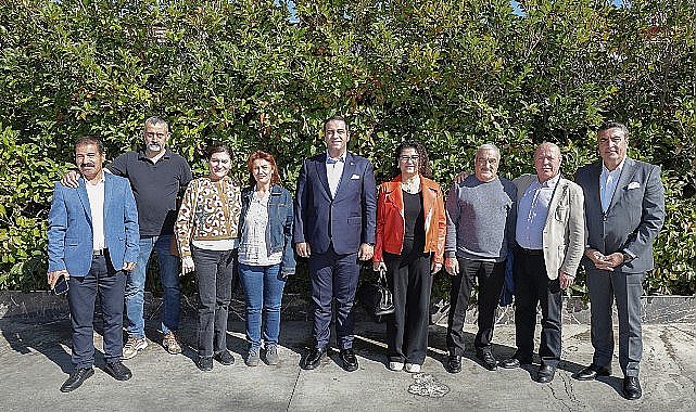 Narlidere Belediye Başkanı Erman Uzun, Muhtarlar Günü'nü kutladı.
