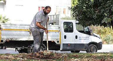 Narlidere'de parklarda temizlik seferberliği başlatıldı.