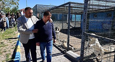 Nevşehir Belediyesi Özel İnsanlar Eğitim Merkezi öğrencileri, 4 Ekim Dünya Hayvanları Koruma Günü dolayısıyla Nevşehir Hayvan Kasabası'nı ziyaret etti.