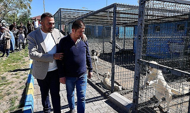 Nevşehir Belediyesi Özel İnsanlar Eğitim Merkezi öğrencileri, 4 Ekim Dünya Hayvanları Koruma Günü dolayısıyla Nevşehir Hayvan Kasabası'nı ziyaret etti.