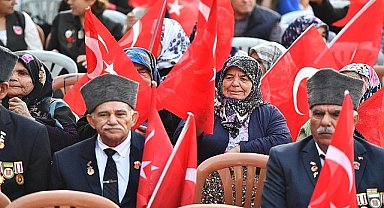 Ödemiş, Dikili ve Torbalı'da Cumhuriyet Bayramı coşkuyla kutlandı