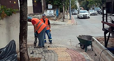 Osmangazi Belediyesi, Kükürtlü Caddesi'ndeki yıpranan trafik levhaları ve uyarı işaretlerini yeniledi.