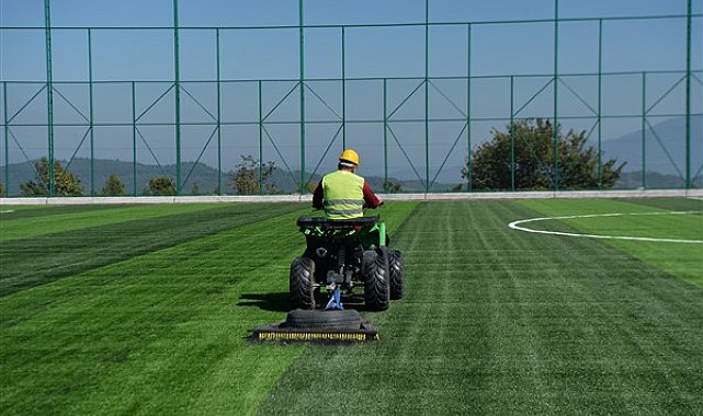 Osmangazi Belediyesi’nden Gündoğdu’ya futbol sahası