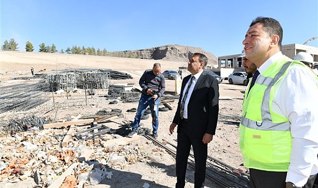 Şanlıurfa Valisi Şıldak, şehir hastanesi inşaatını inceledi