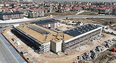 Selçuklu Belediyesi tarafından Konya'ya kazandırılacak olan Türkiye'nin en kapsamlı ve modern Güzel Sanatlar Lisesi'nin yapımı tüm hızıyla devam ediyor.