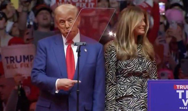 Trump New York mitinginde ünlüleri topladı