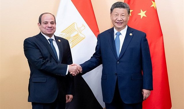 Xi Jinping Mısır Cumhurbaşkanı Sisi ile bir araya geldi