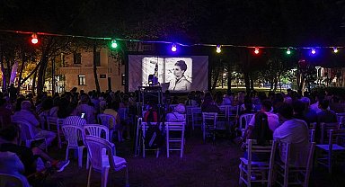 Yeşilçam Festivali'nde yıldızlar altında sinema keyfi