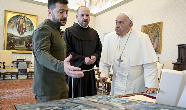 Zelenski, Papa Francis ile bir araya geldi