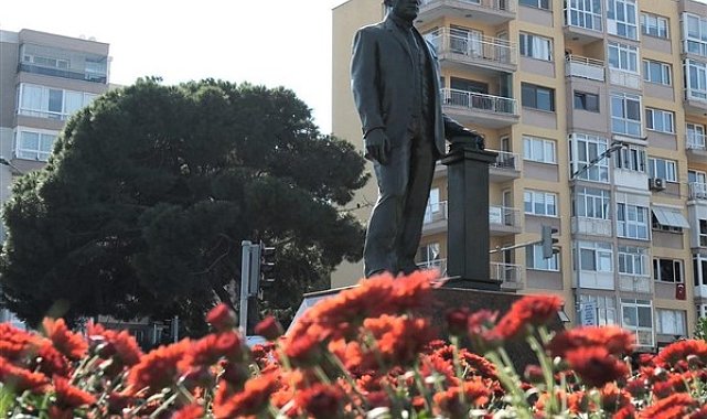 10 Kasım öncesi meydanlar kasımpatılarla donatıldı