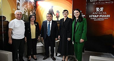 14. Antalya Kitap Fuarı'na öğrencilerden yoğun ilgi