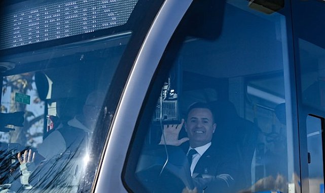 Ahmet Akın, direksiyona geçerek test sürüşü yaptı