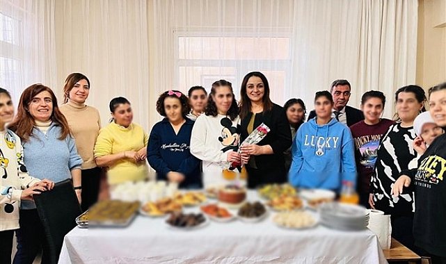 Aile ve Sosyal Hizmetler İl Müdürlüğünden özel gereksinimli bireylere doğum günü kutlaması