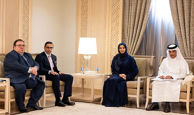 Al-Thani, Kıbrıs Cumhuriyeti Dışişleri Bakanı Kombos ile görüştü
