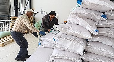 Antalya Büyükşehir'den Korkutelili üreticilere 60 ton buğday desteği
