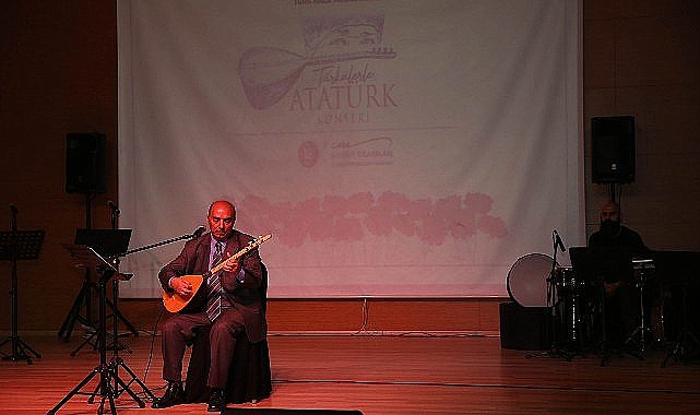 Atatürk, türkülerle anıldı
